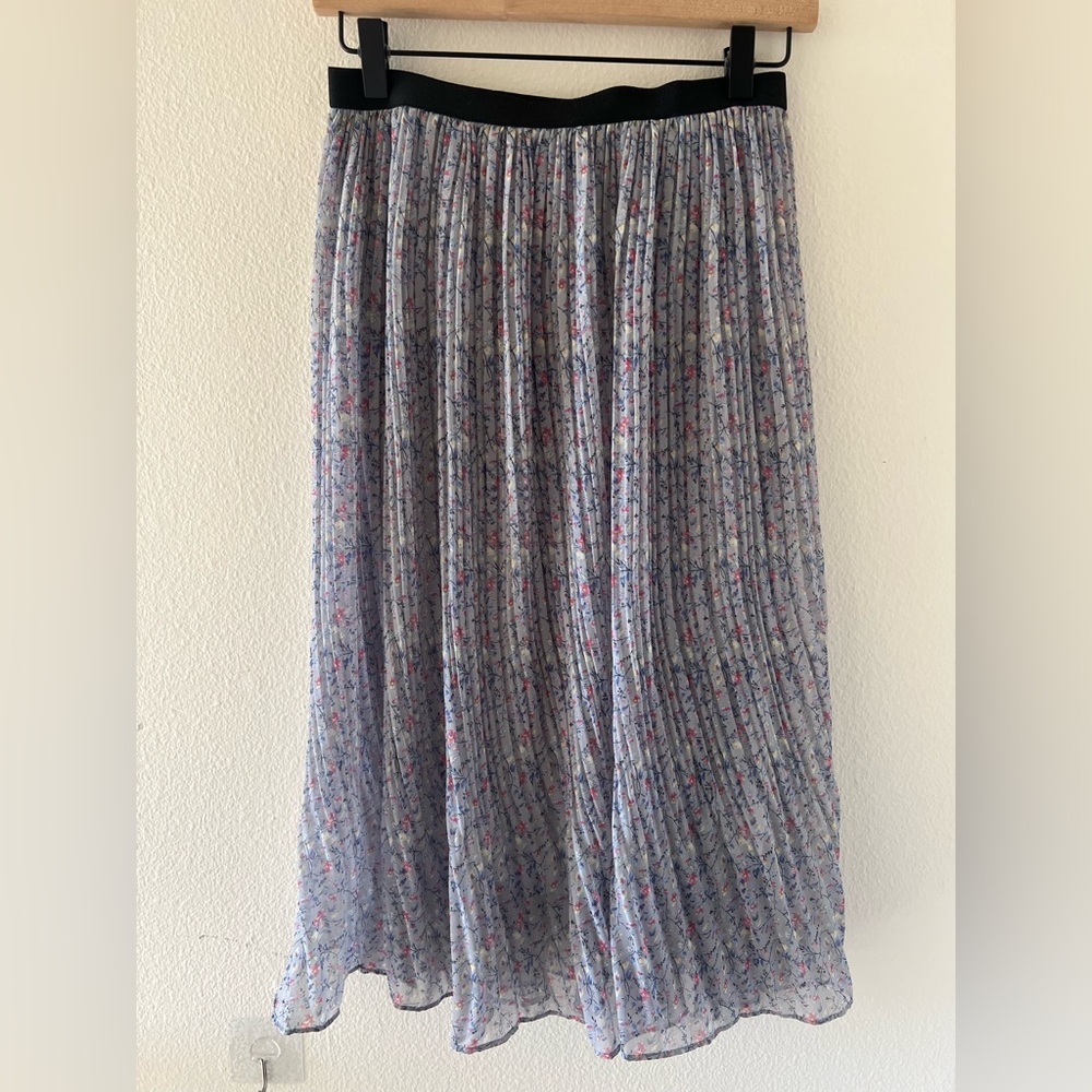 Oak + Fort Floral Pleated Midi Skirt